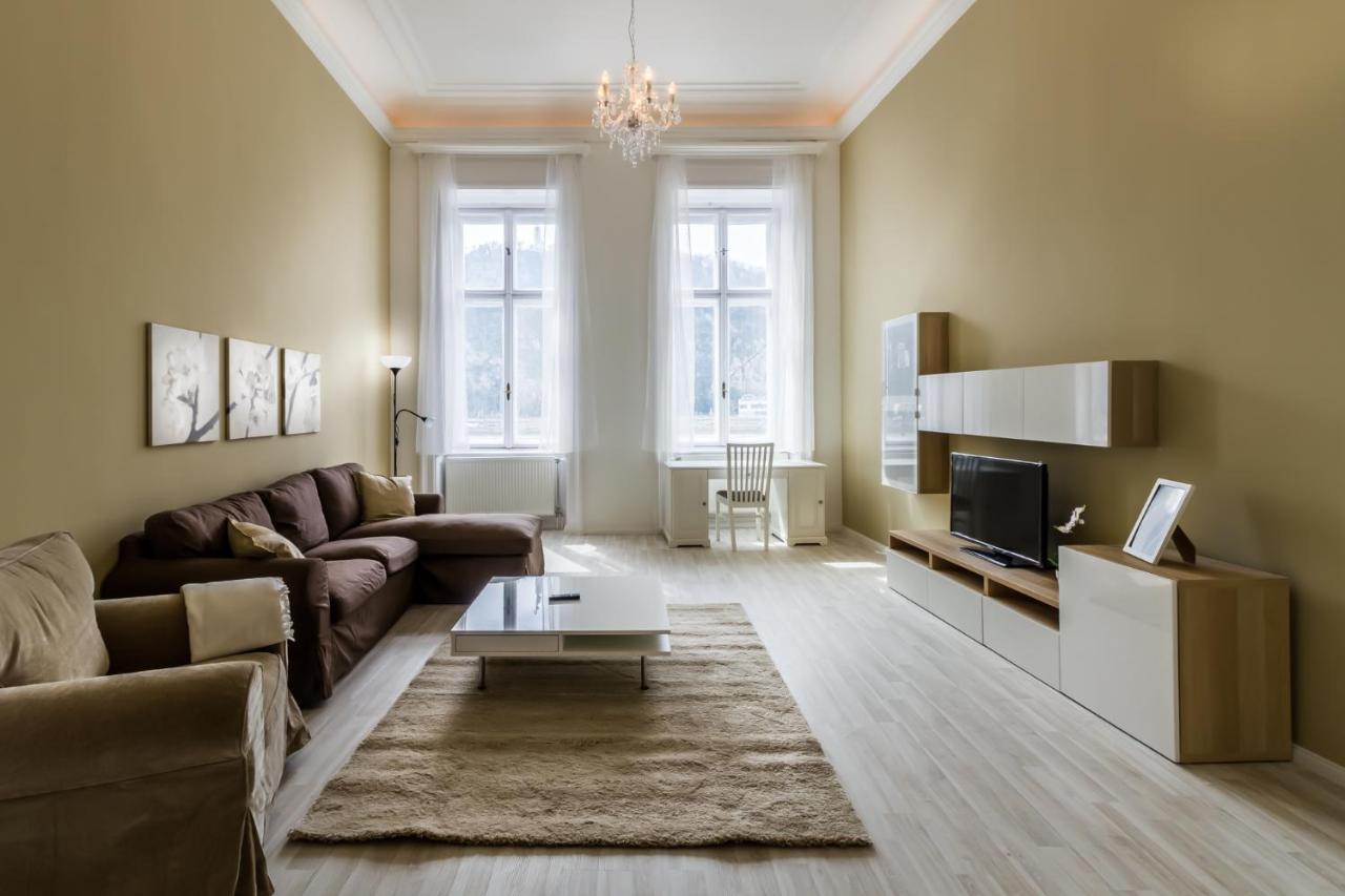 Spacious Riverside Residency - Magnificent View Budapest Exterior photo