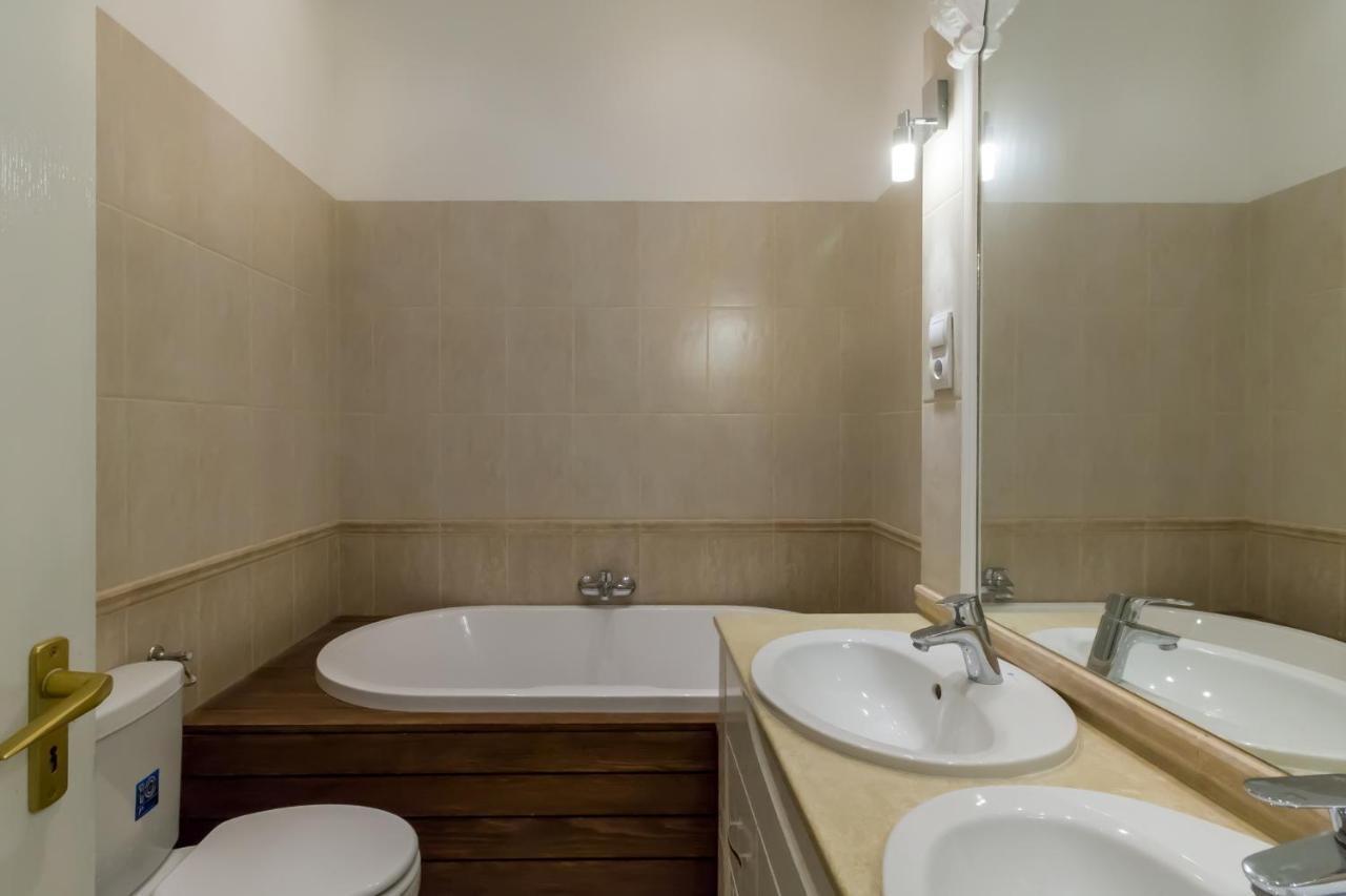 Spacious Riverside Residency - Magnificent View Budapest Exterior photo
